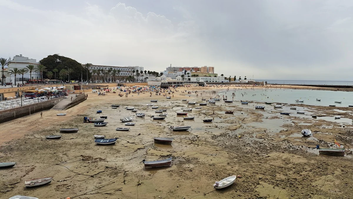La Caleta beach in Cádiz seen from the Barrio de la Viña